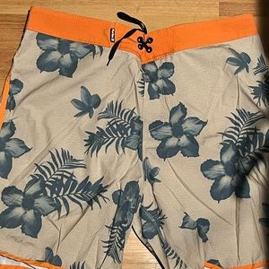 (NWT) Hurley Beach Shorts